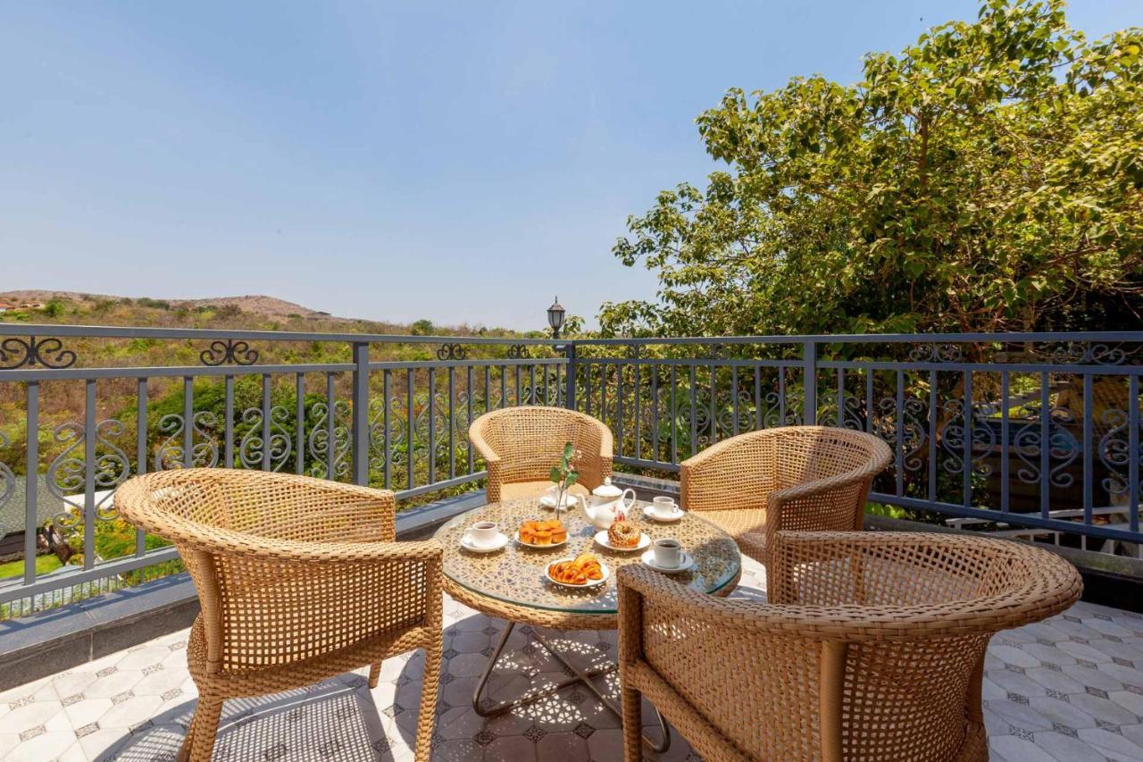 Bellevue Palace By Stayvista - Lavish Abode With A Pool, Landscaped Lawn, Gazebo & Adventure Activities Nashik Exterior foto