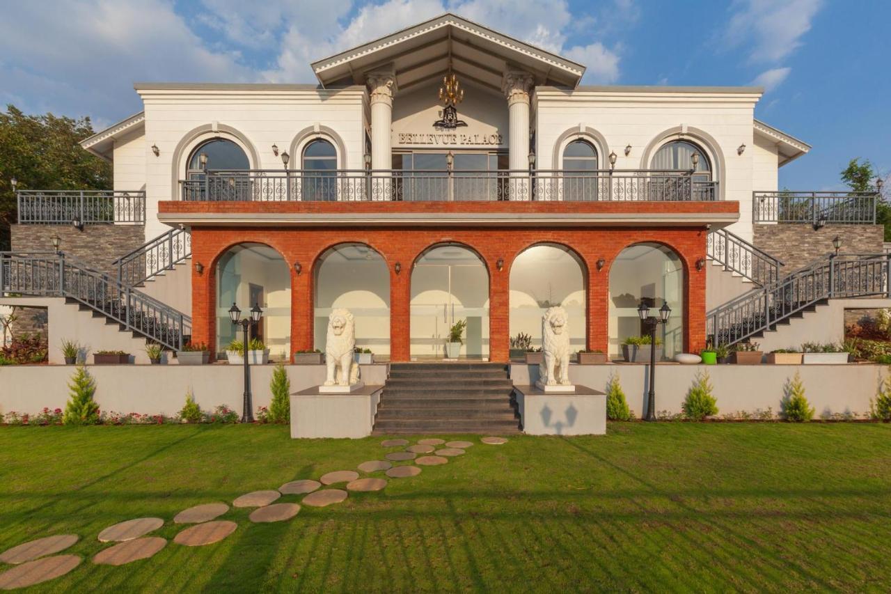 Bellevue Palace By Stayvista - Lavish Abode With A Pool, Landscaped Lawn, Gazebo & Adventure Activities Nashik Exterior foto